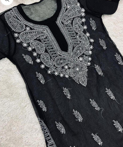 Chikankari Kurti | Pretty Gala Booti Chikankari Kurti.