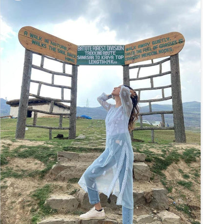 Chikankari Kurti | Pretty Gala Booti Chikankari Kurti.