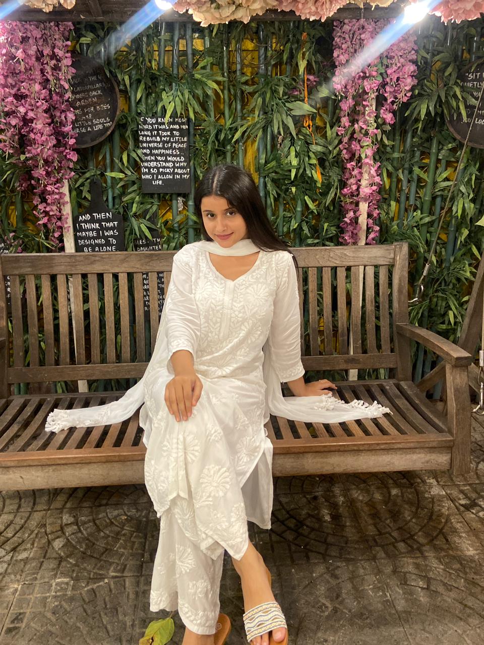 Chic and Casual: Hand-Embroidered White Chikankari Sets for Everyday Elegance