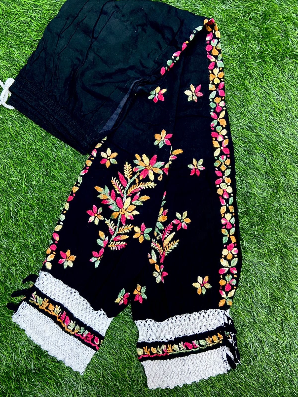 Royal Grace Afghani Salwar – Handcrafted Chikankari Elegance with Intricate Embroidery